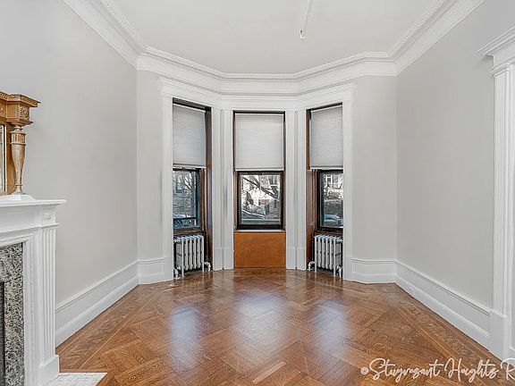 4th image of 1374 Dean St #1