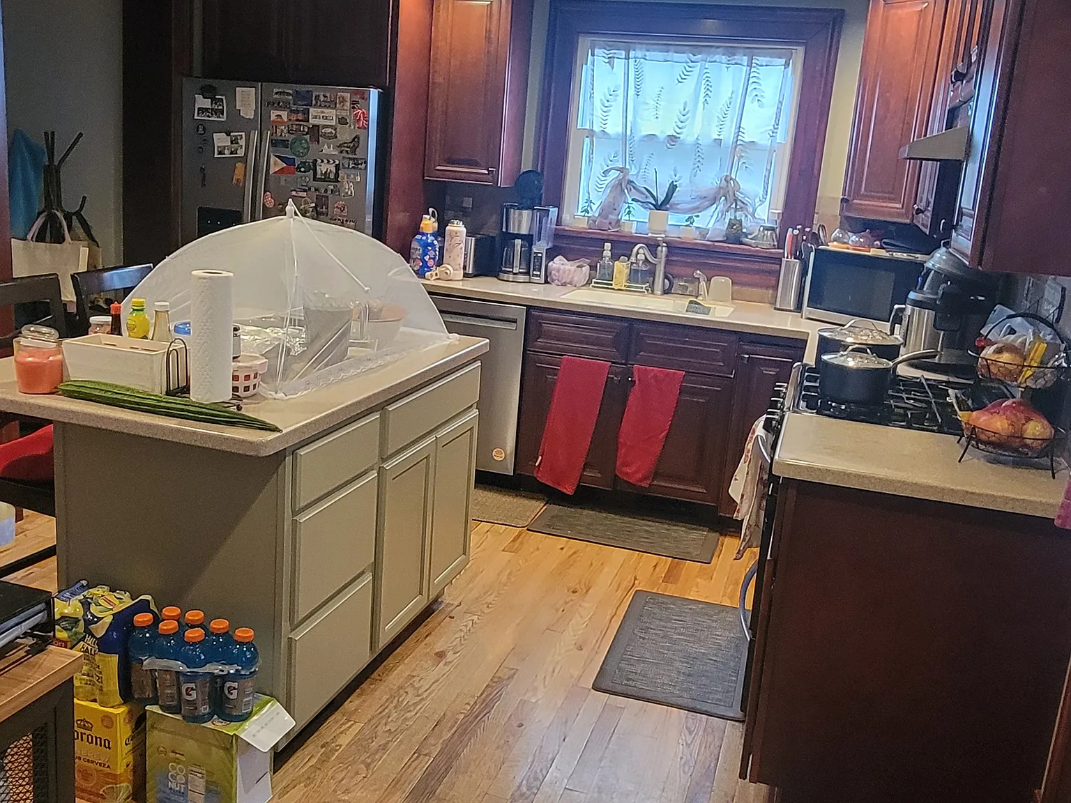 3 bed, 1.5 bath, 1600 sqft, $2,000 — Photo 3