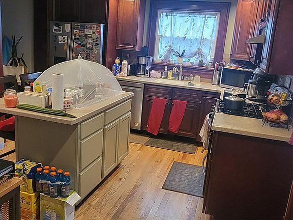 3rd image of 38 Brook St #38