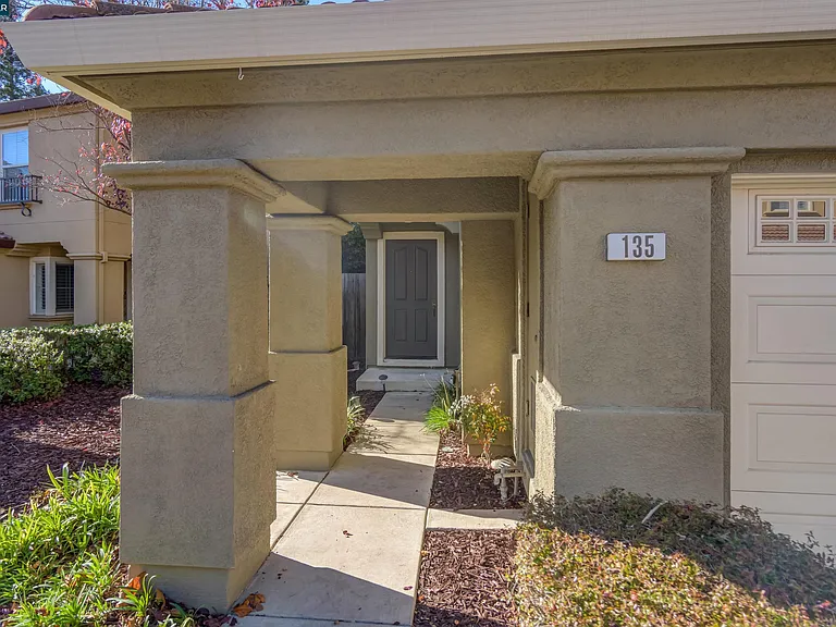 135 Coralflower Ln — Photo 3