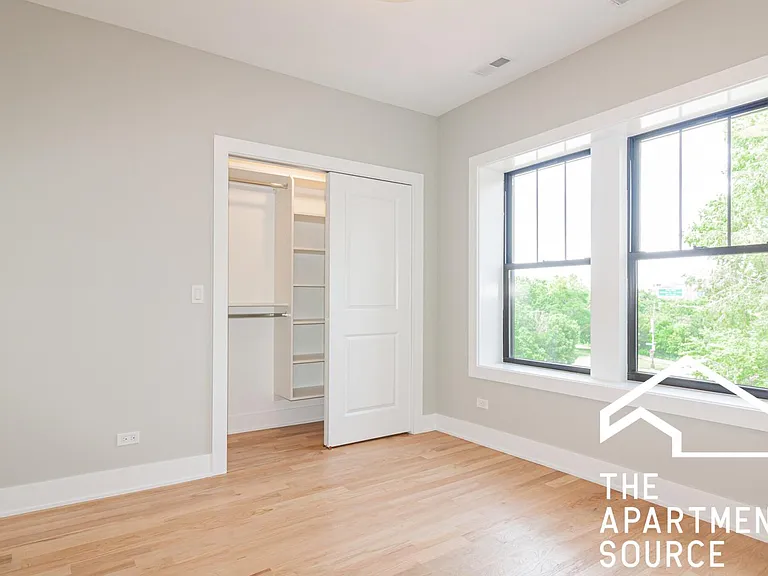 2455-57 W Logan Blvd #2 — Photo 9