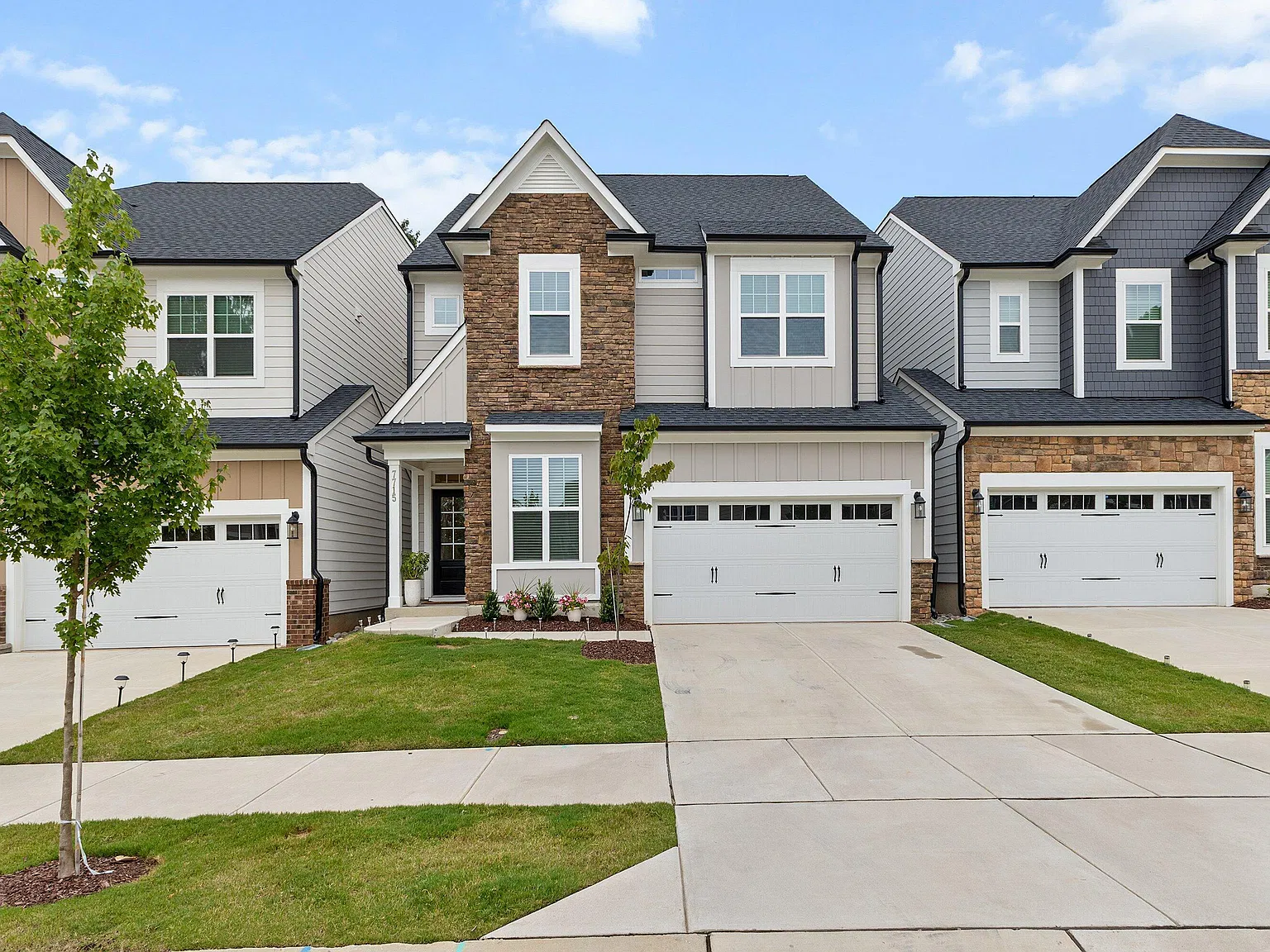 6 bed, 4.0 bath, 3171 sqft, $3,500 — Photo 2