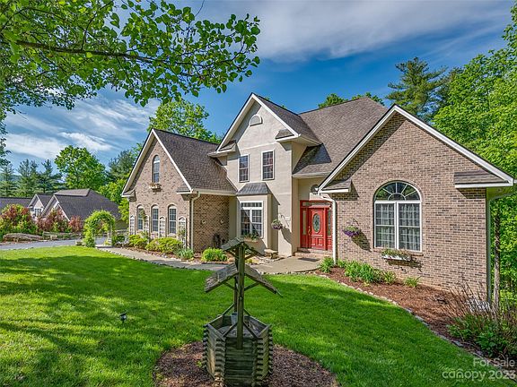 5th image of 417 Kanuga Forest Dr