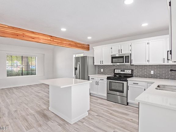 3rd image of 6708 W Sunnyside Dr