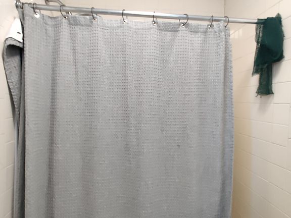 3rd image of 139 Jefferson Ave APT 2R