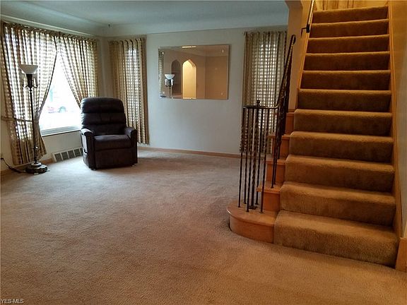 4th image of 8223 Salisbury Dr