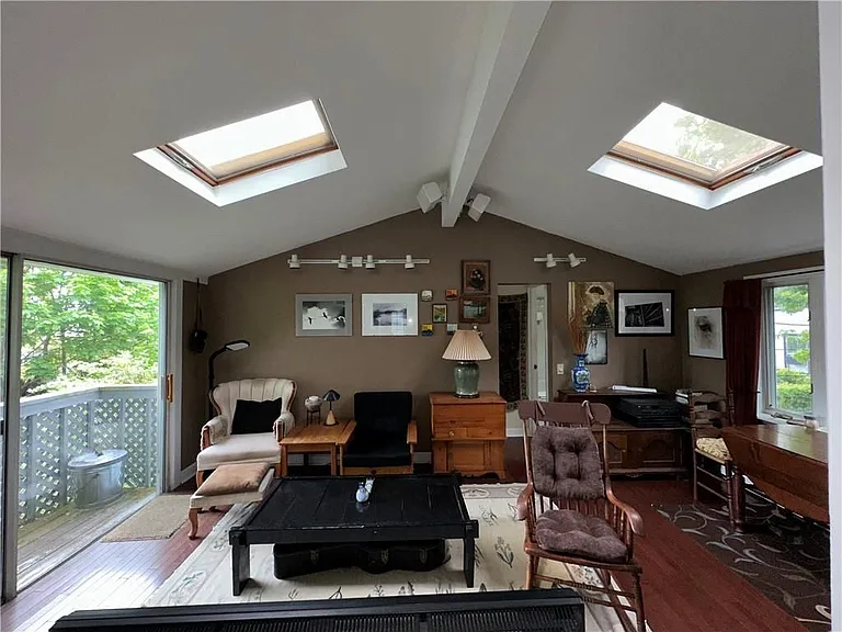 58 Beach St — Photo 9