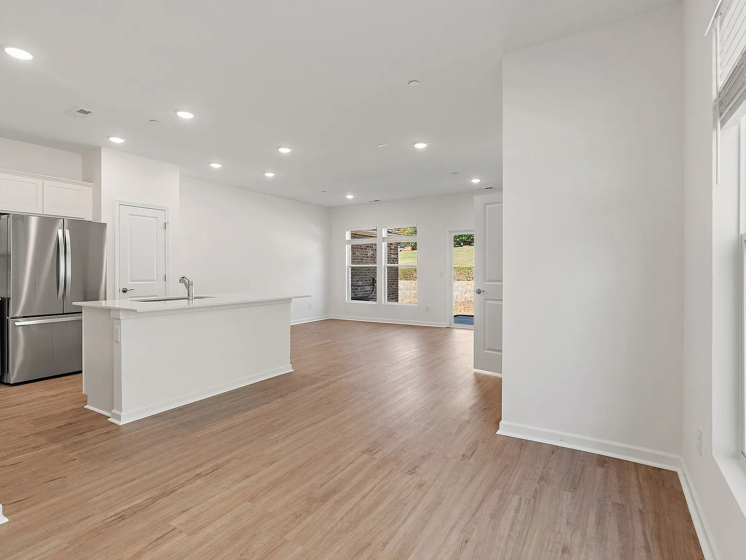 7136 Mapleside Lane - 1 — Photo 4