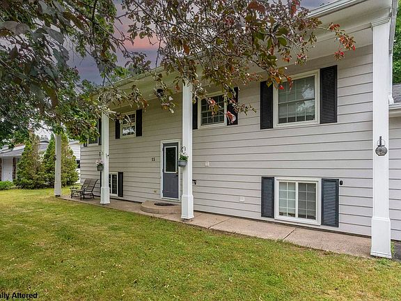 2nd image of 15 Fowler Ct