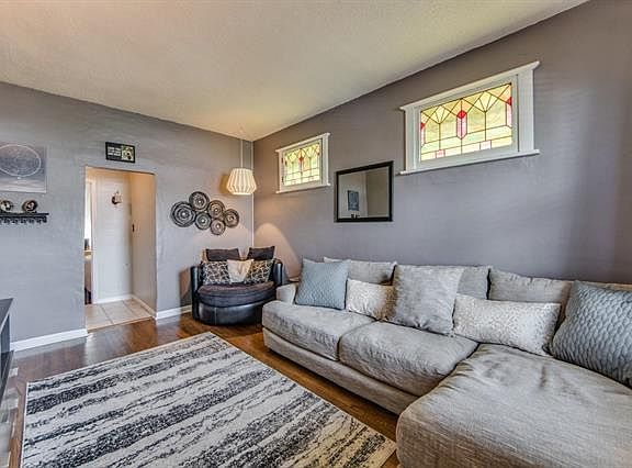 3rd image of 4147 Quincy St