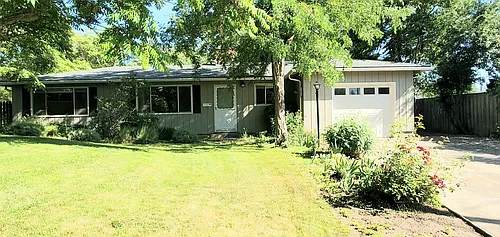 441 Eastwood Dr Photo 1