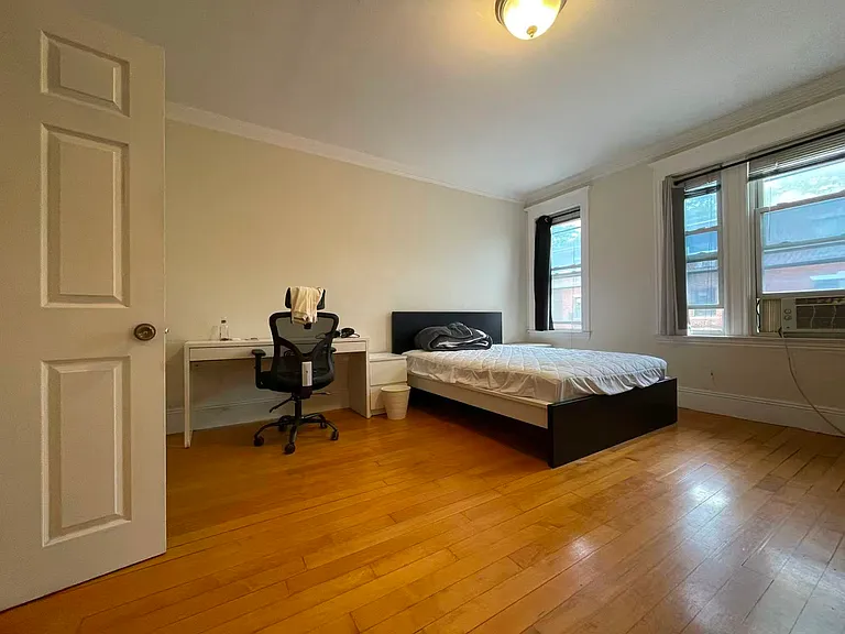 47 Park Vale Ave #5 — Photo 2