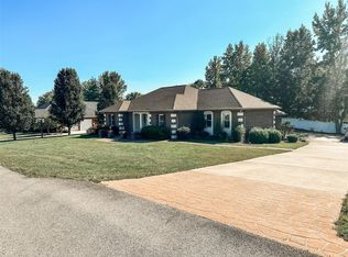 711 Hilltop Ln, Greenville, KY 42345