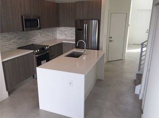 10261 NW 71st St, Miami, FL 33178