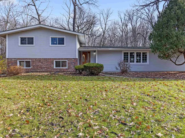 944 Lakewood Dr, Rockford, IL 61102