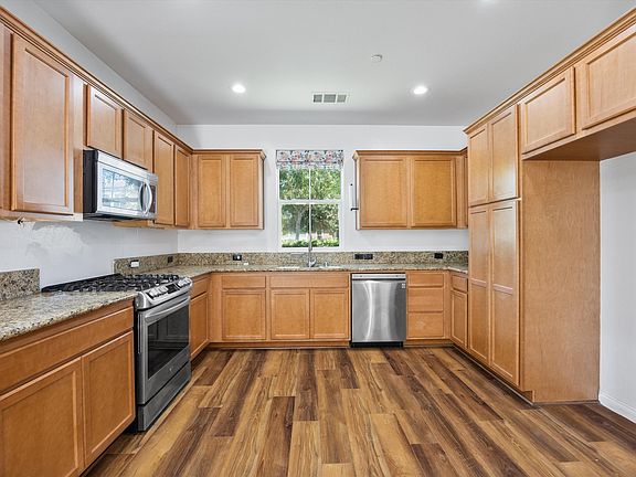 5th image of 1922 Delacorte Dr