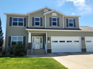 1325 Eagles View Ln, Bismarck, ND 58503