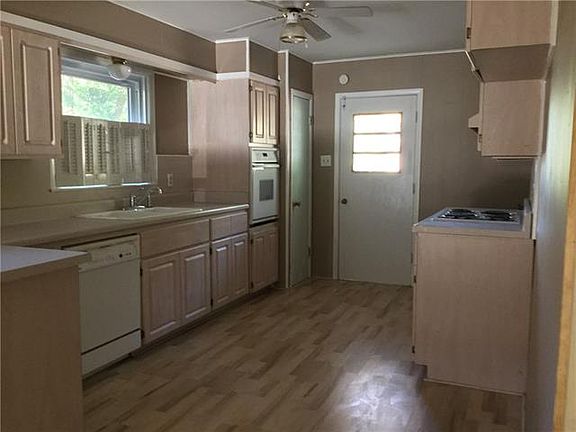 4th image of 5309 Odessa Ave