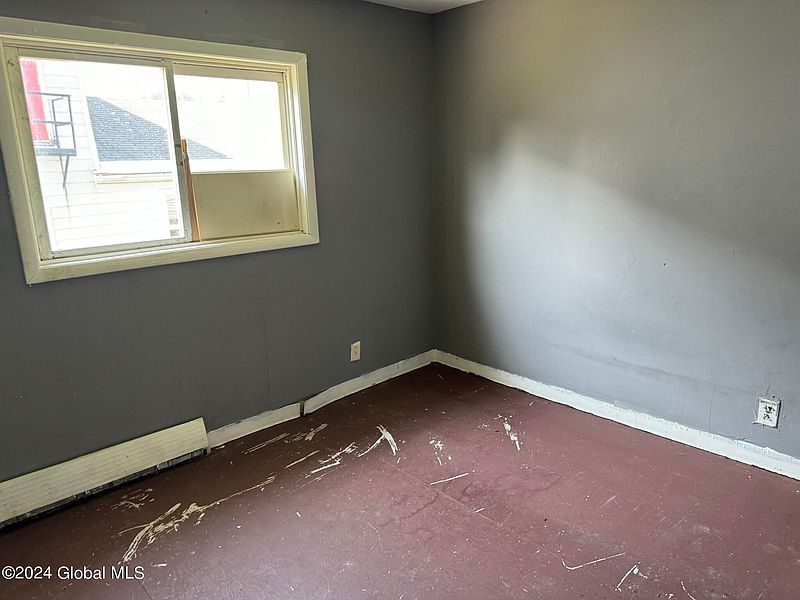 3rd image of 11 Viall Avenue