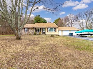7 Frances St, Uncasville, CT 06382