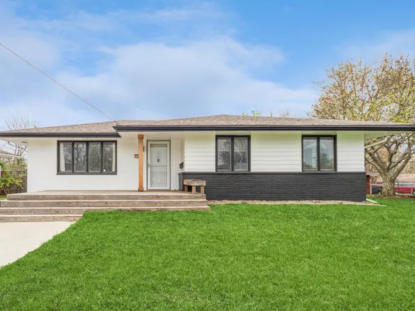 2534 Mansfield Dr, Des Moines, IA 50317