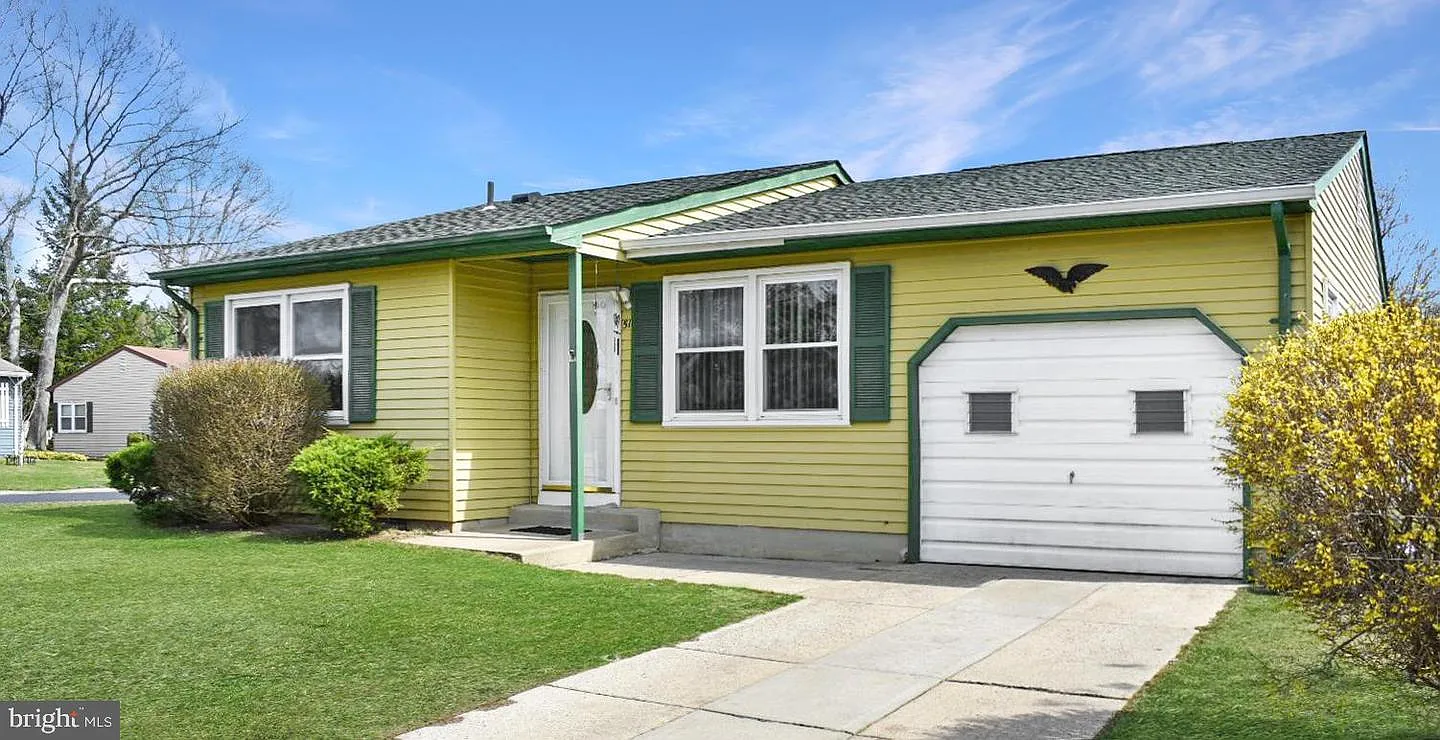 51 Chelsea Dr photo 1
