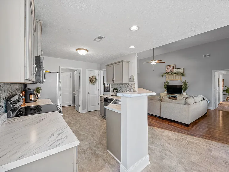 607 Fennec Way — Photo 8