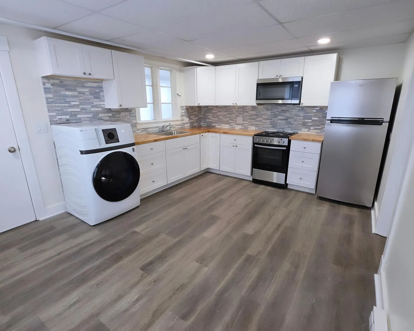 2 bed, 1200 sqft, $1,950 — Photo 1