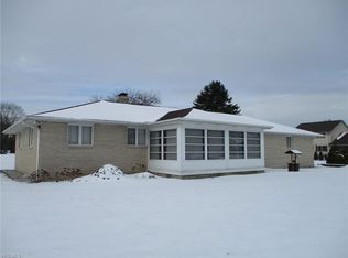 914 College Dr SE, New Philadelphia, OH 44663