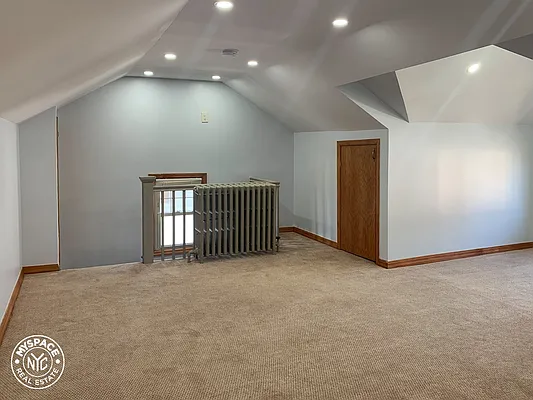 Rented by MySpaceNYC | media 11