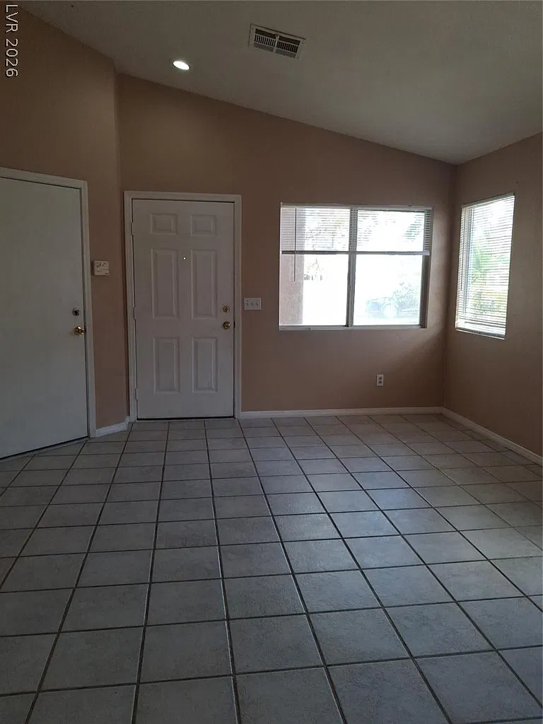 3 bed, 2.0 bath, 1238 sqft, $1,750 — Photo 2