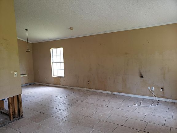 2nd image of 8023 Tarling Ave