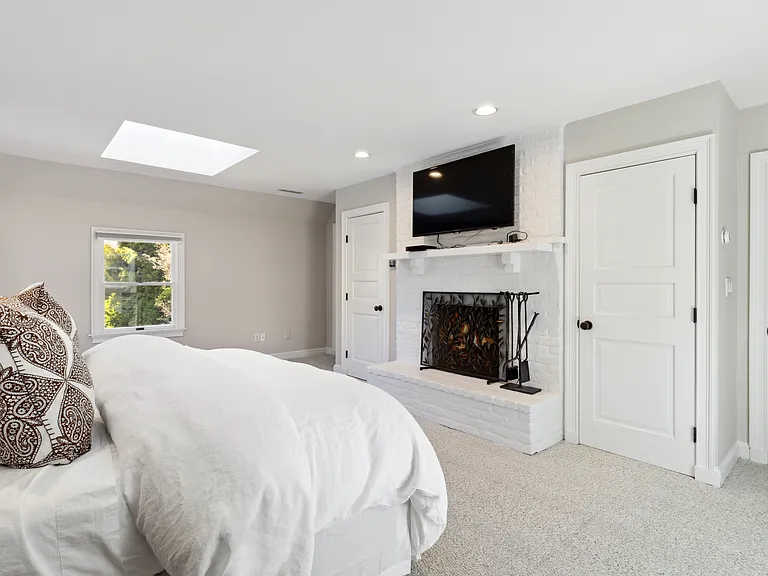1 Sally Ct — Photo 17
