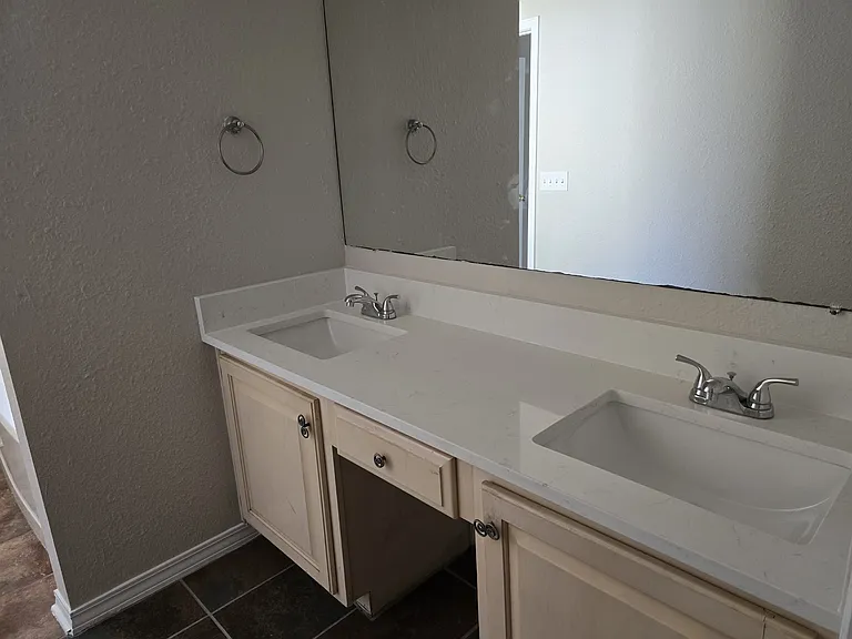 2566 Barron Ct — Photo 12