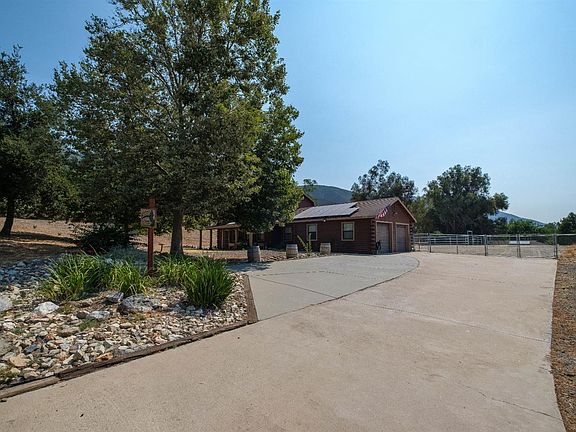 4th image of 895 Kimbark Ave