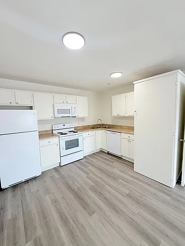 Cedar Creek Apartment Homes Photo 1