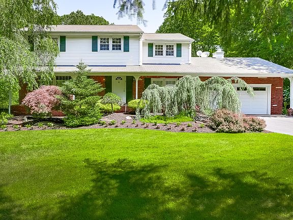 2nd image of 16 Marget Ann Ln