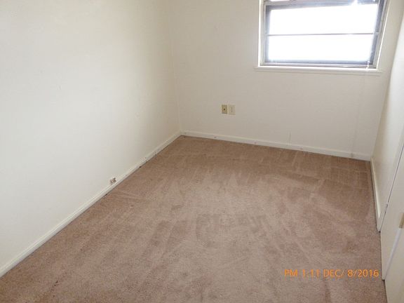 4th image of 5826 NW Kinyon Ave