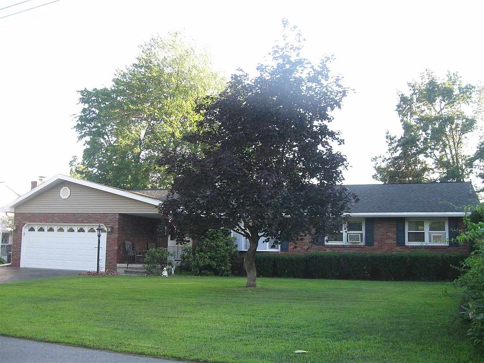 1st image of 17 Ledgewood Dr