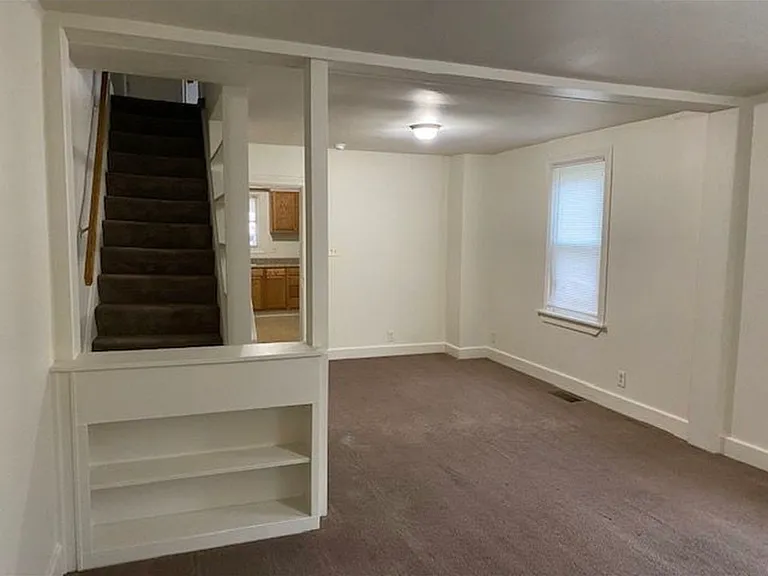 137 Royal Ter — Photo 3