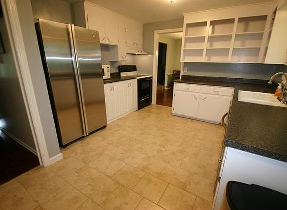 4th image of 46 Horseshoe Ln S