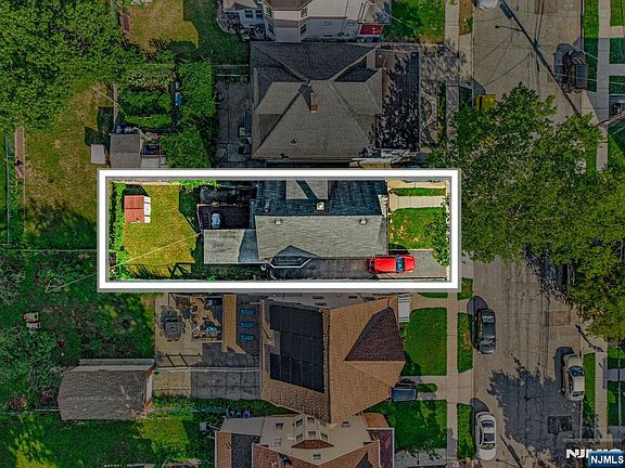 3rd image of 64 Pavonia Ave