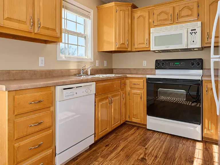 1006 Brooklyn Dr — Photo 7