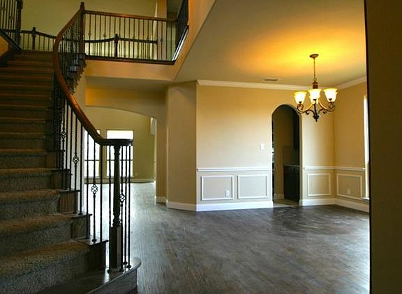 3rd image of 2757 Oakwood Dr