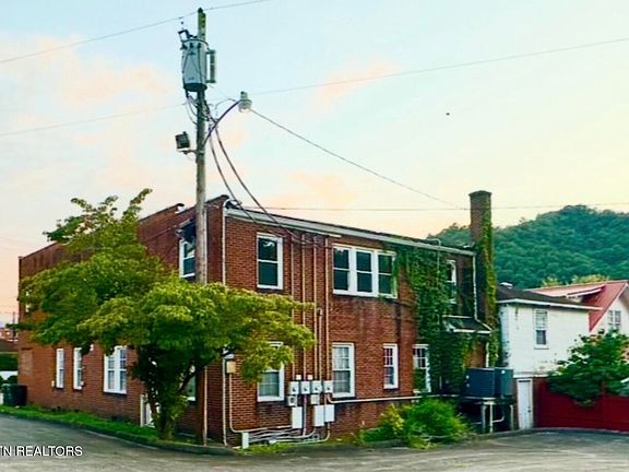 2nd image of 107 E Mound St
