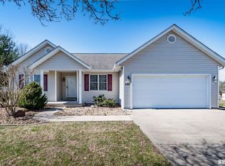2300 Autumn Ln, Marion, IL 62959