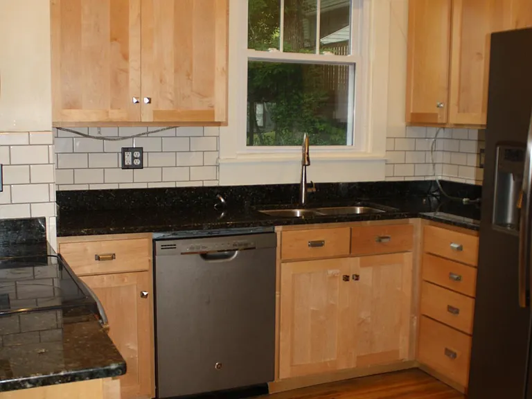 430 S Henderson St — Photo 4