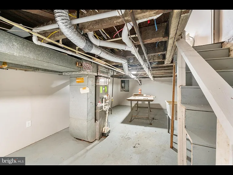 2517 W Pratt St — Photo 18