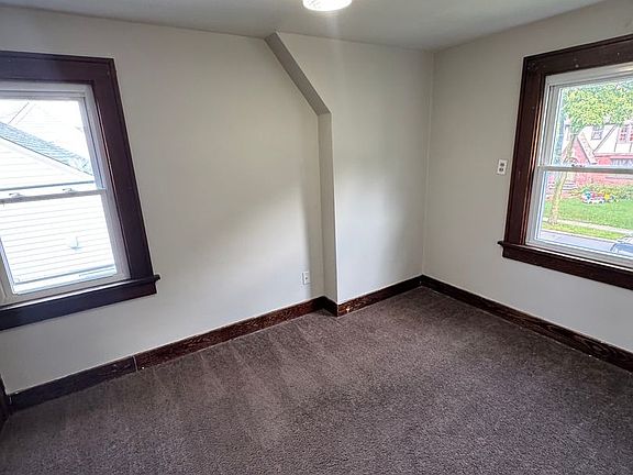 5th image of 3528 Reed St