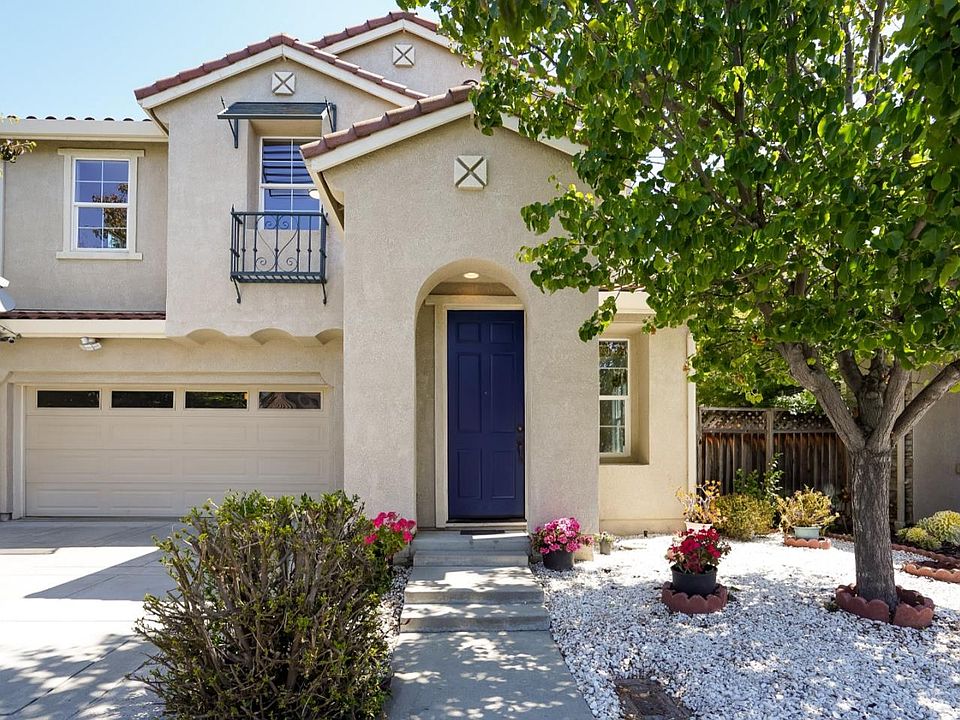 1st image of 34175 Valle Dr
